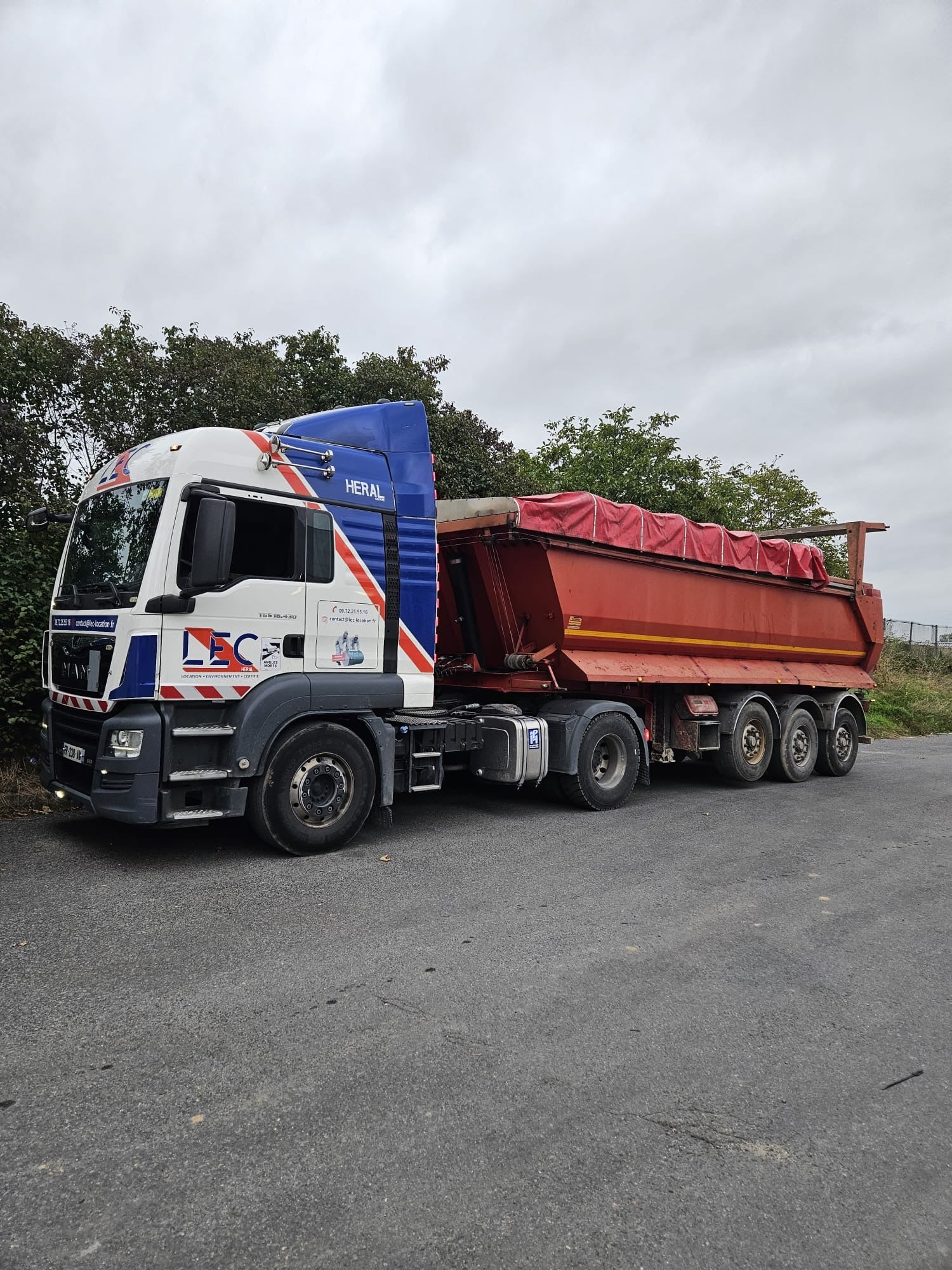 Camion à benne semi TP