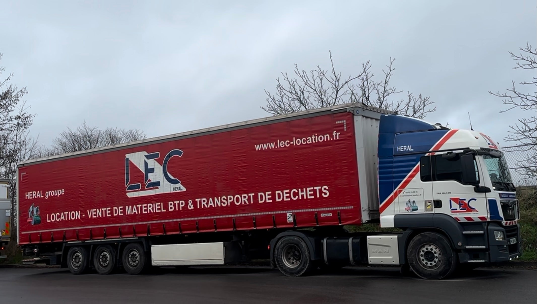 Semi remorque bâché